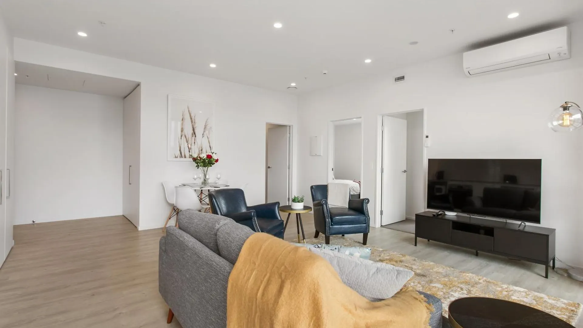 Central City Luxury Apartment Stunning Views Sunny Christchurch