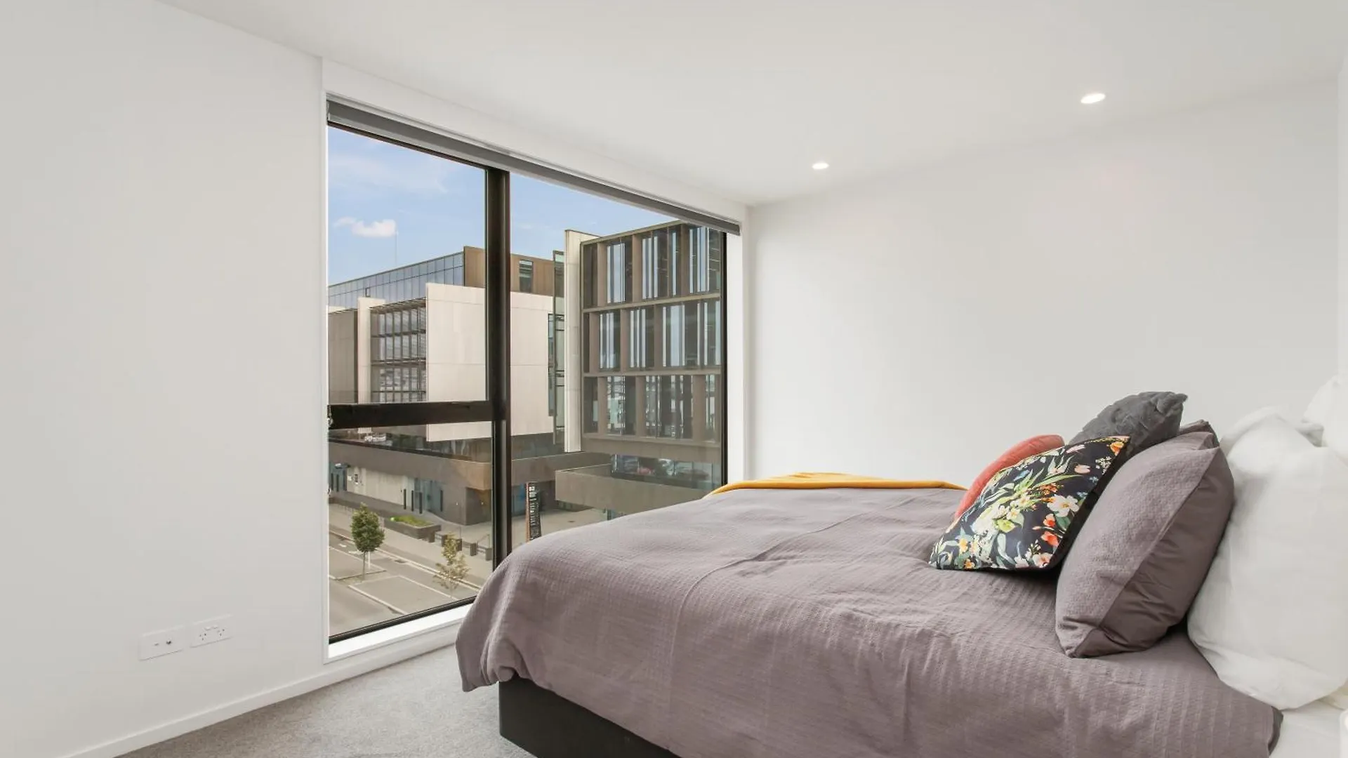 Central City Luxury Apartment Stunning Views Sunny Christchurch New Zealand